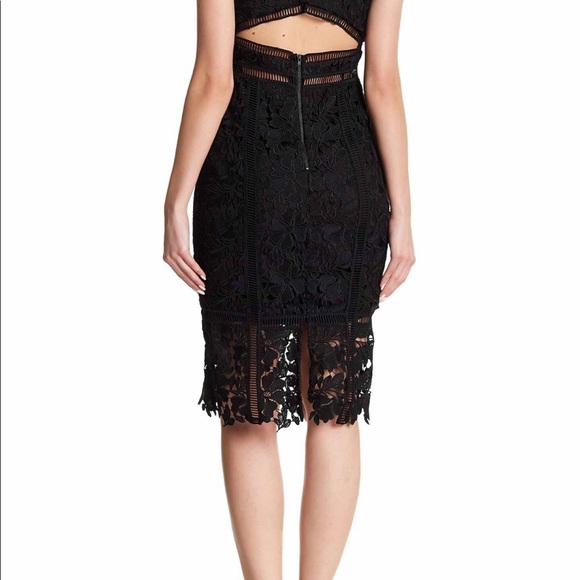 Bardot lace dress. - Picture 2 of 3